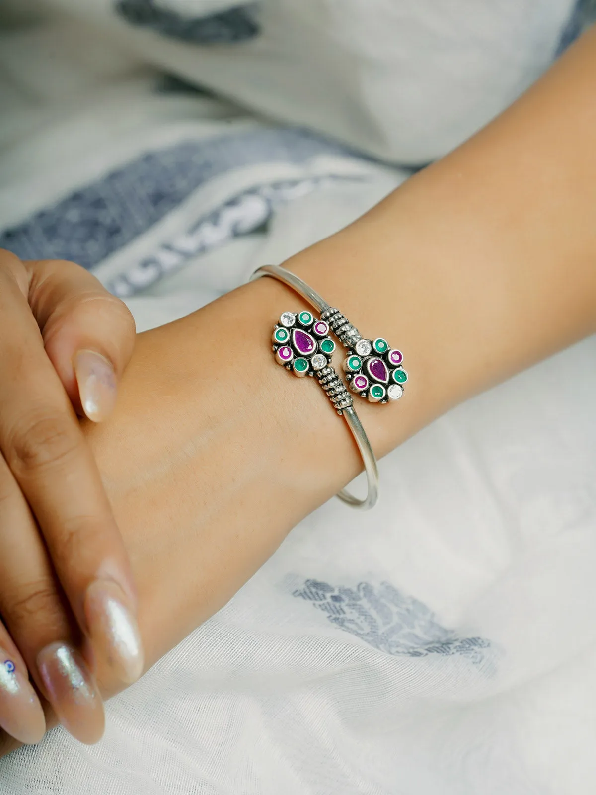 925 Silver Flexible Cutstone Radiant Elegance Bangle