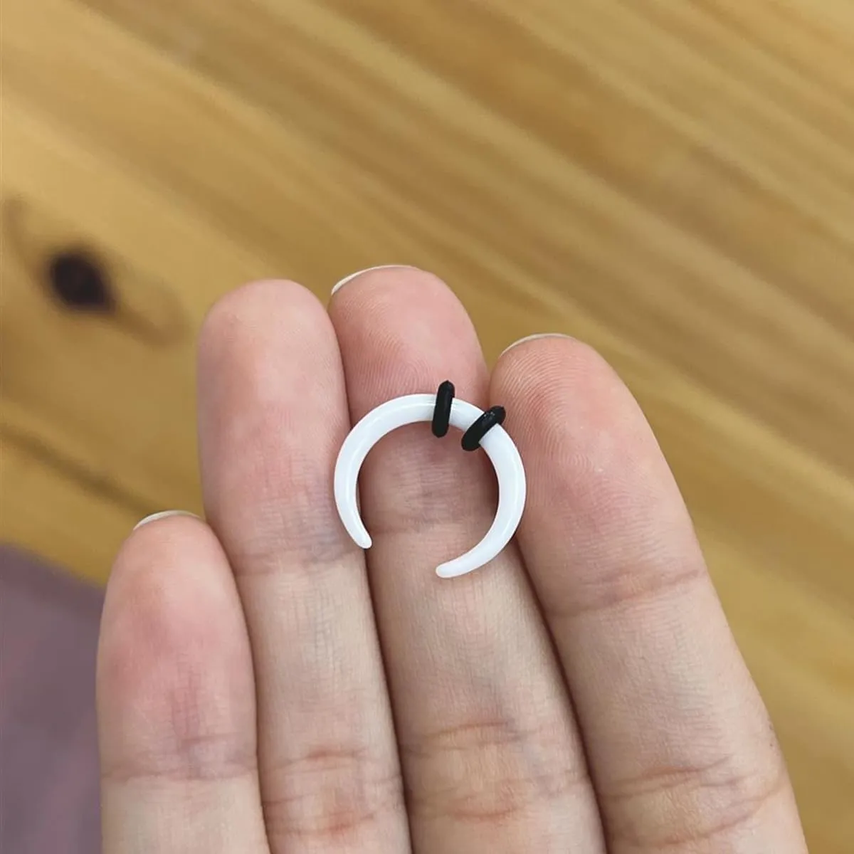 Acrylic White Septum Pincher Tapers 00G 0G 2G 4G 6G 8G 10G 12G 14G Buffalo Horseshoe Stretcher Expander Ear Gauges Nose Piercing
