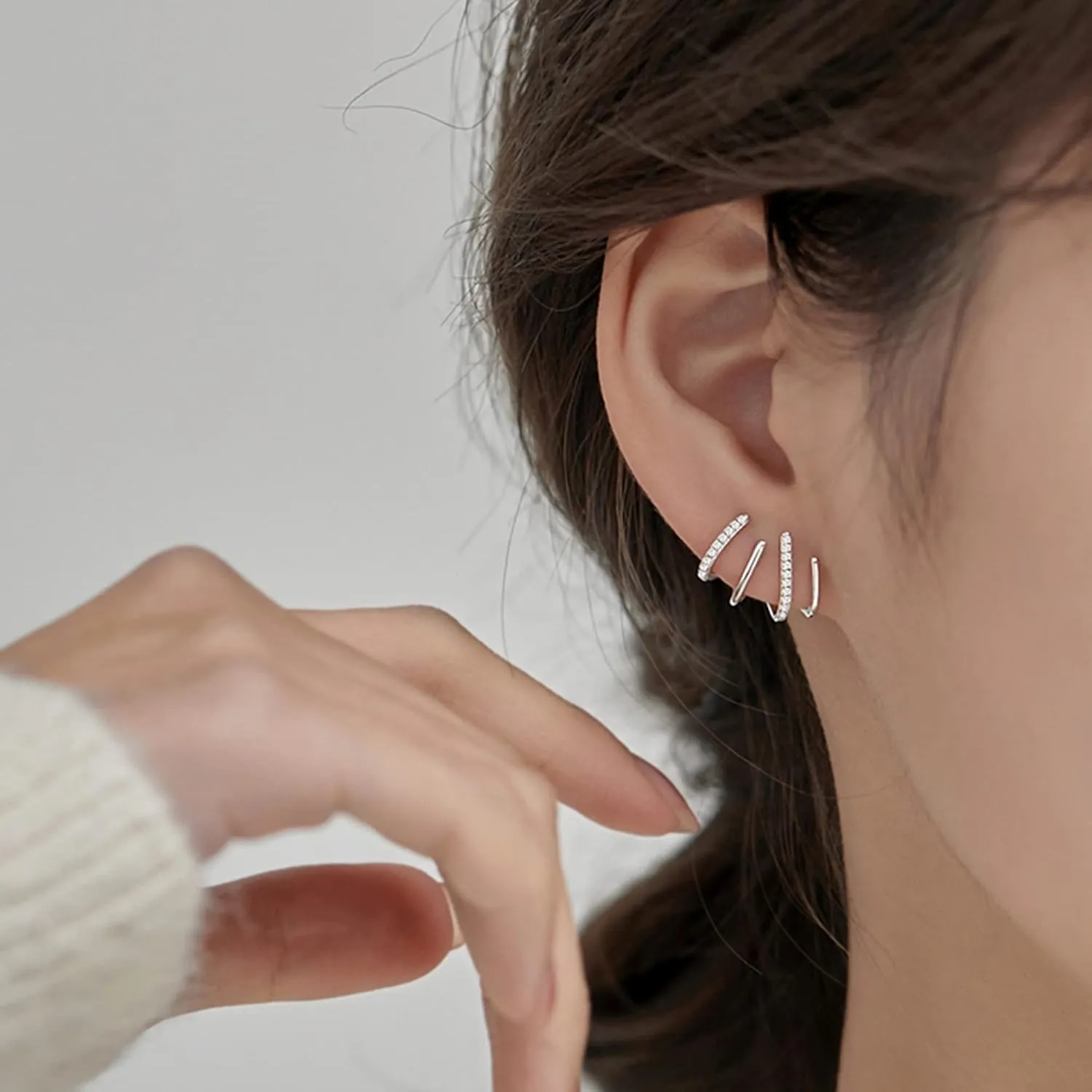 Claw Earring Cuff Zircon Needle Stud Ear Cuffs Gold Claw Earrings for Women Dainty Minimalist Huggie Ear Wrap Piercing Stud Earrings