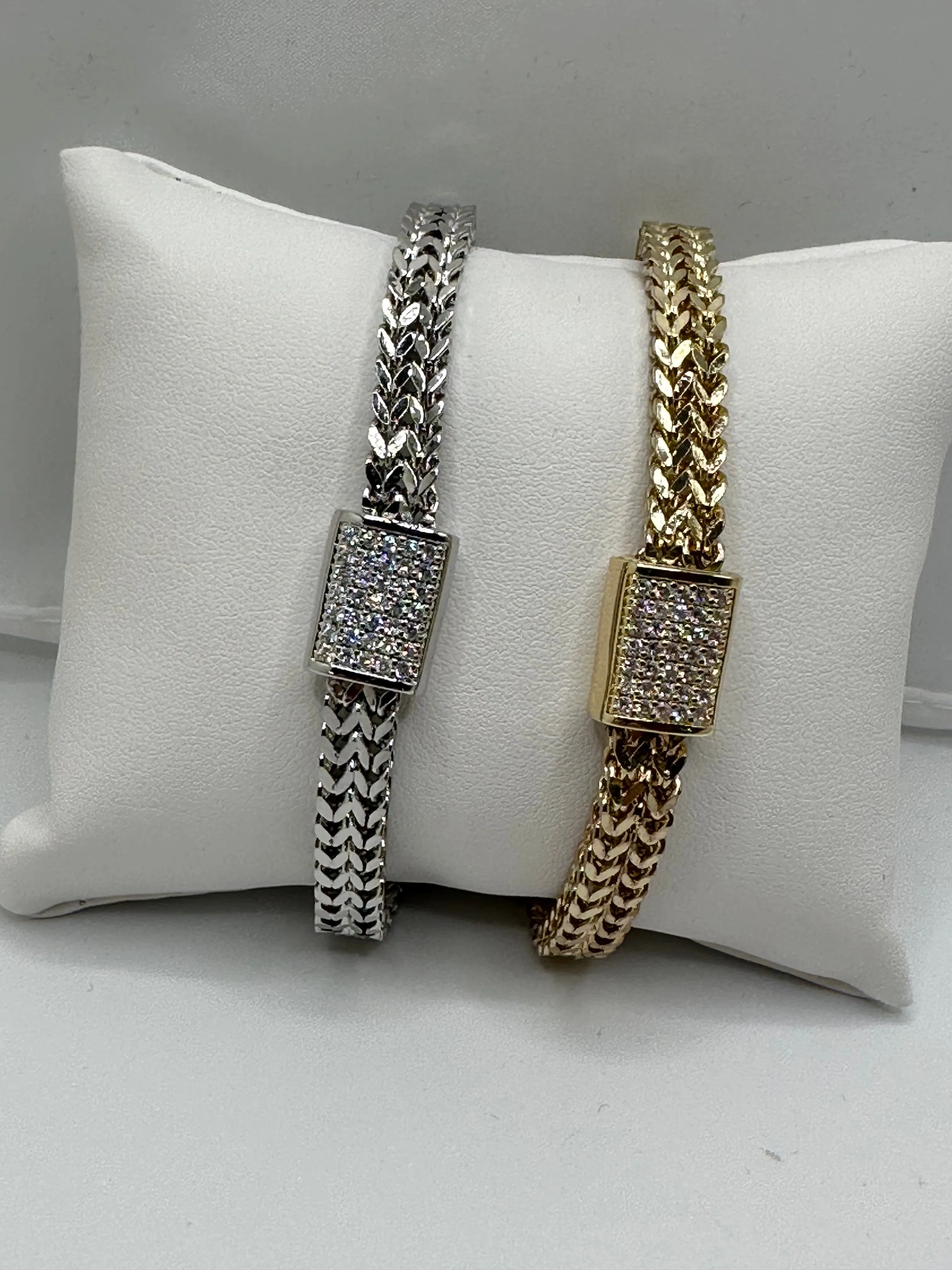 Cuban Link Bracelet with Magnetic Pave Closure