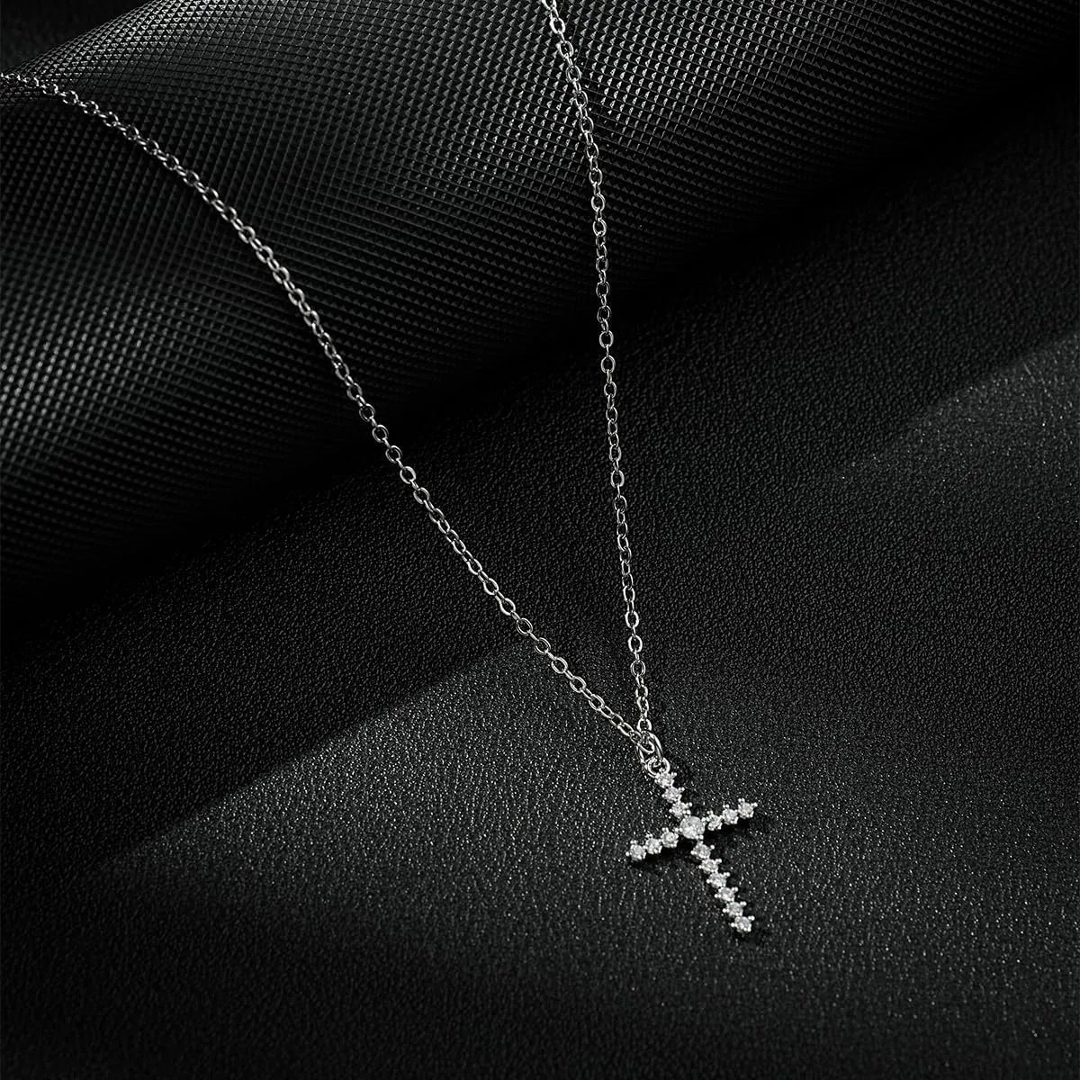 CZ Cross Necklaces for Women Trendy, Cubic Zirconia (imitation diamond) Dainty Cross Pendant Chain Necklace Everyday Protection Necklace Jewelry Gift