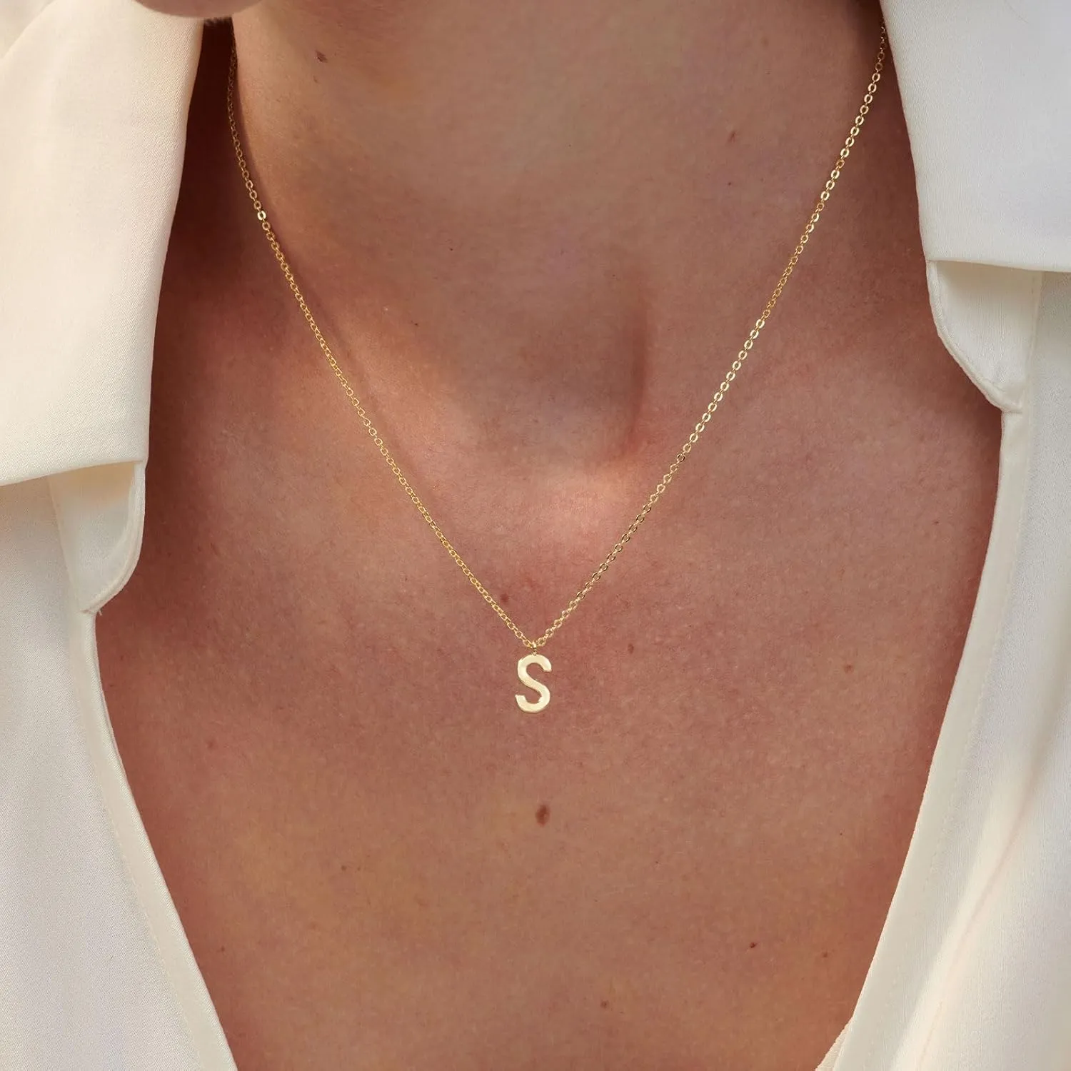 HANLI Initial Necklaces for Women - 14k Gold Plated Dainty Letter Necklace Simple Alphabet A-Z Necklace Personalized Monogram Name Necklace for Women Jewelry