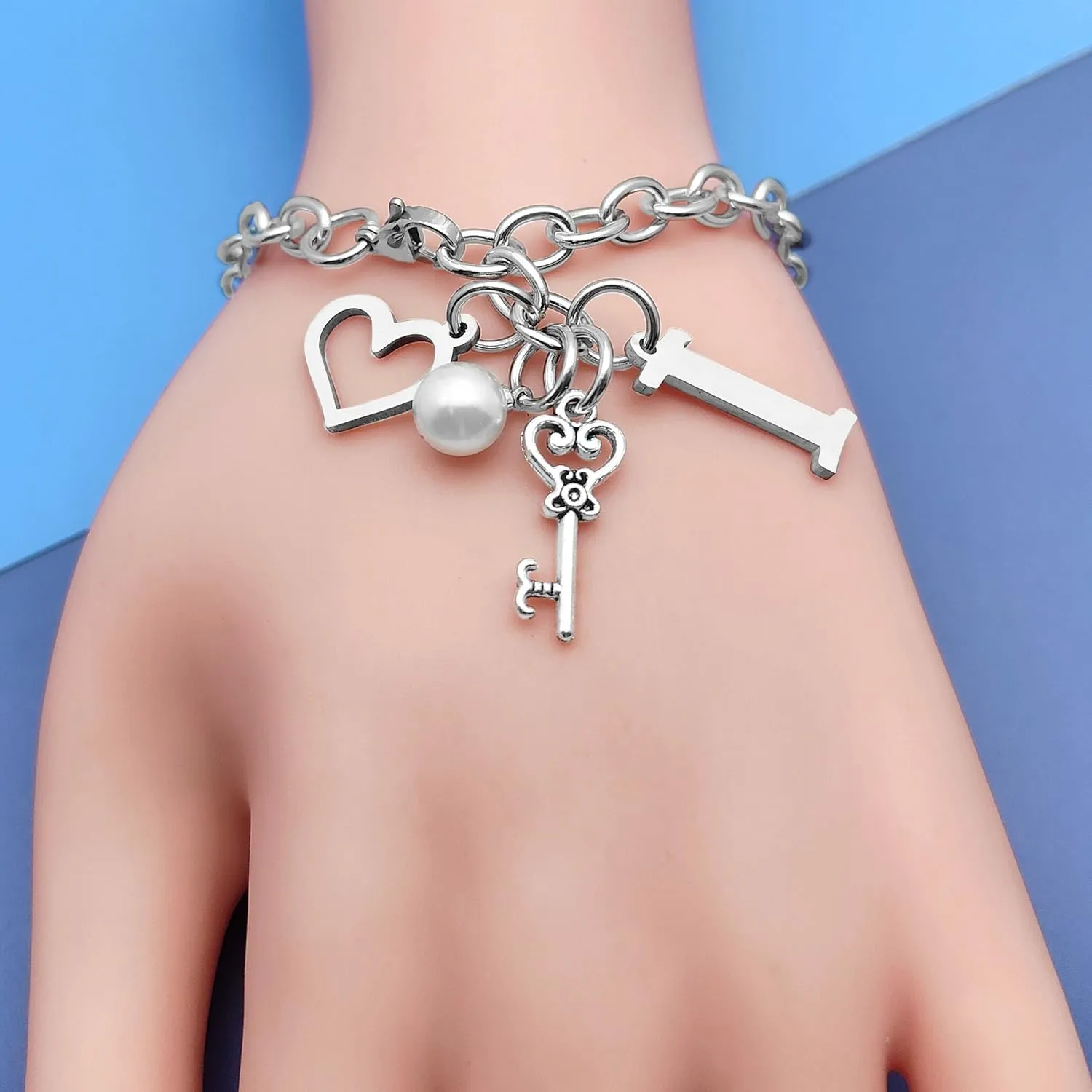 Initial A-Z Bracelets Gift for Women Girls Stainless Steel Chain Bracelet 26 Alphabet Jewelry Gifts for Birthday Anniversary Letter Bracelet Monogram Gifts for Sister Friend Girlfriends Mom 8.26 Inch