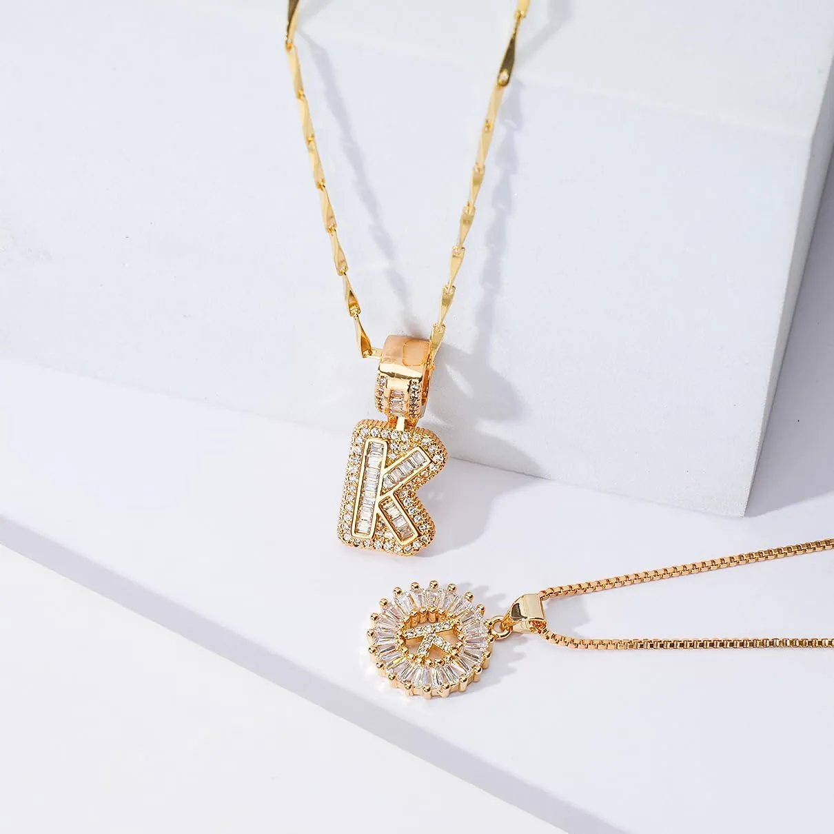 Letter Necklace 14k Gold Plated Bling Dainty Necklaces Trendy Chunky Custom Name Necklace Personalized Round Circle Pendant Zirconia Letters Name Crystal Jewelry Gifts for Women