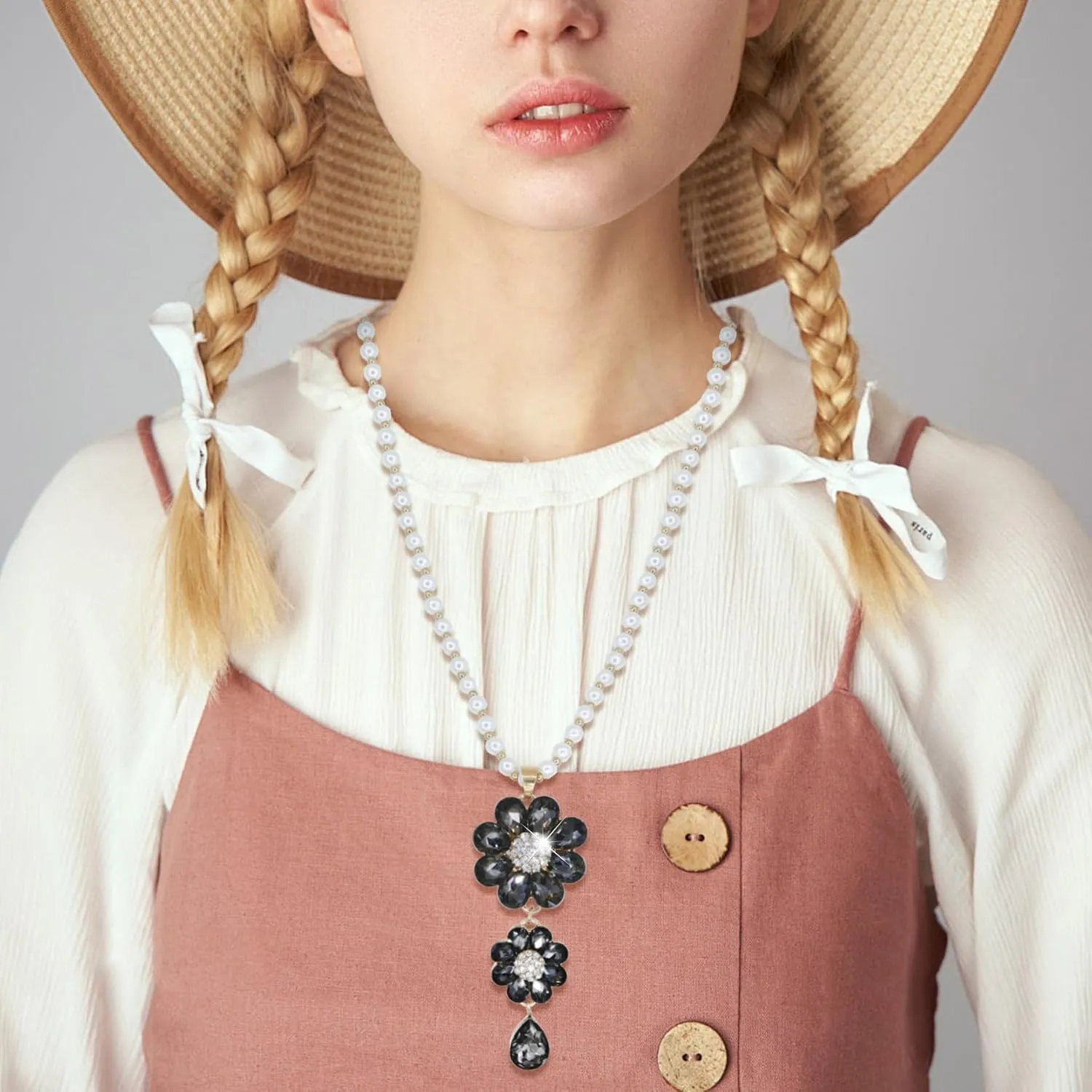 Long Crystal Flower Pendant Necklace for Women Large Rhinestone Floral Pendant Pearl Beaded Necklaces Gold Plated Sweater Statement Necklace Fashion Jewelry for Women