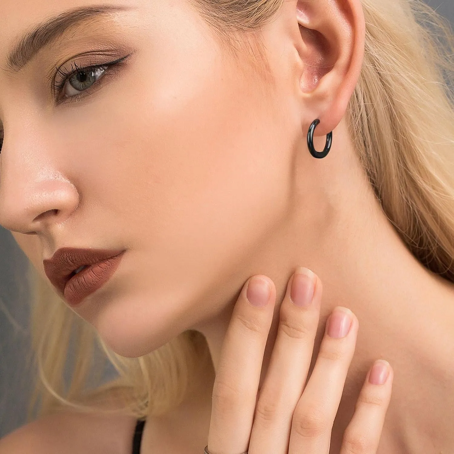 NEWITIN 12 Pairs Surgical Stainless Steel Hoop Earrings for Men Hypoallergenic Earring Huggie Cartilage Hoop Earring Set Colorful Small Hoop Earrings for Women Men