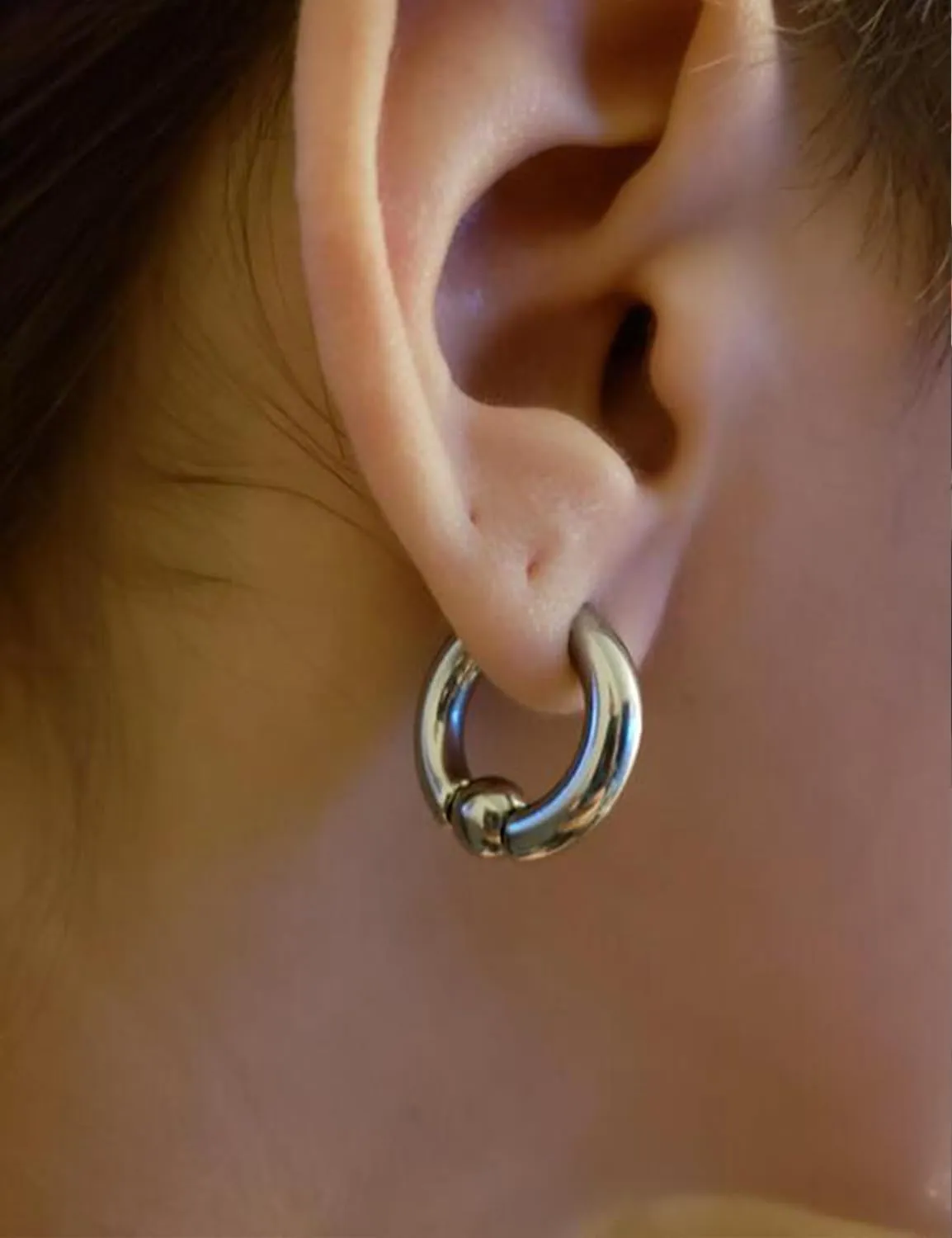 Ocptiy 8G 6G 4G 2G Titaniumm Septum Rings Medical Implant Grade Gauges Tunnels Earrings Stretching kit Hypoallergenic Septum Nose Ring Ear Lobe Hoop Earring Piercing Jewelry Women Men 12mm 14mm 16mm