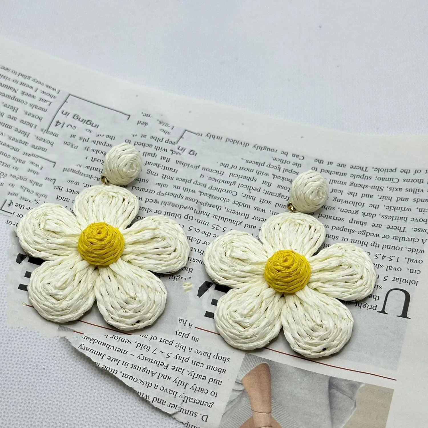 Rattan flower Earrings for Women Multicolor Daisy Raffia Straw Flower Dangle Earrings Weaving Handmade Boho Summer Beach Jewelry