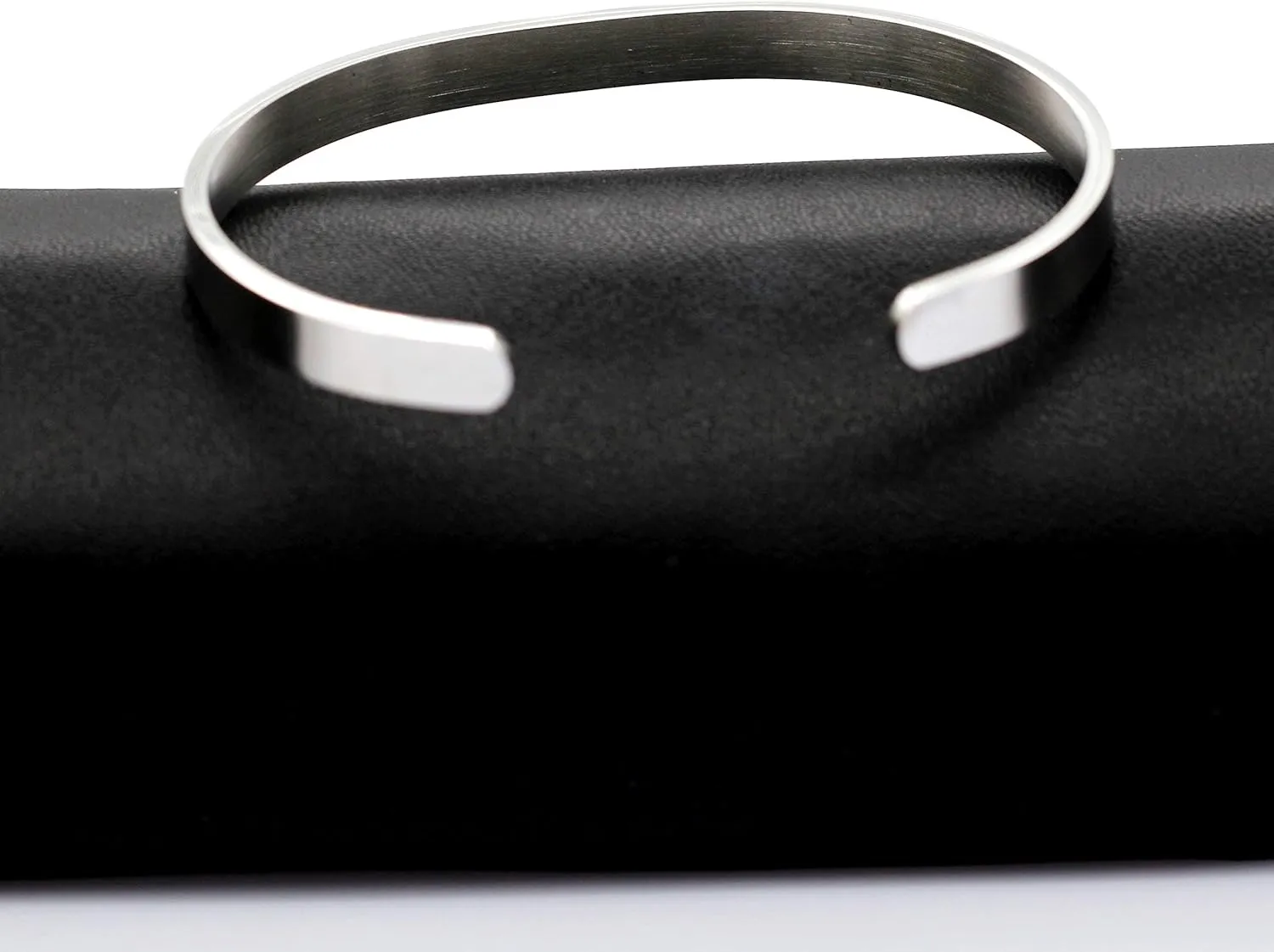 Uloveido Stainless Steel Inspirational Bracelets for Women Engraved Personalized Mantra Initial Motivational Cuff Bangle Y460